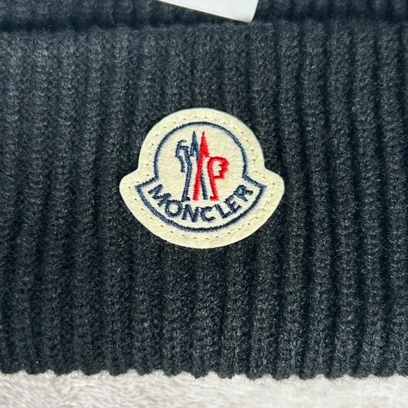 NWT Moncler Berretto Tricot 100% Wool Unisex Beanie Brand New AUTHENTIC Designer - Picture 2 of 8
